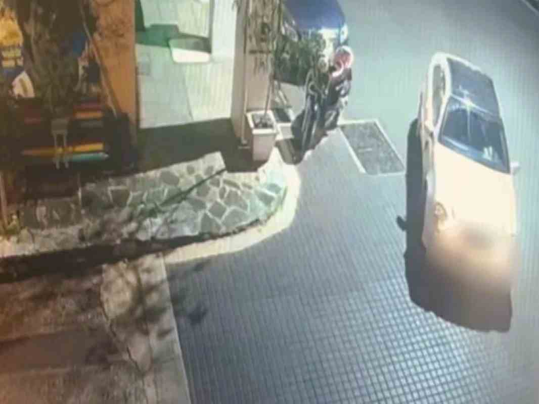 Γιώργος Κοτοπούλης, Giorgos Kotopoulis, χτύπημα και εξαφάνιση, hit and run, τροχαίο ατύχημα, car accident, οδηγός Mercedes, Mercedes driver, τράκαρε και έφυγε, crashed and left, αναζήτηση οδηγού, search for driver, επιχειρηματίας, businessman, Πάτρα, Patras, Ρωμαίοι Πάτρας, Romaioi Patras, ασυνείδητος οδηγός, irresponsible driver, εγκατάλειψη ατυχήματος, accident abandonment, ζημιά αυτοκινήτου,