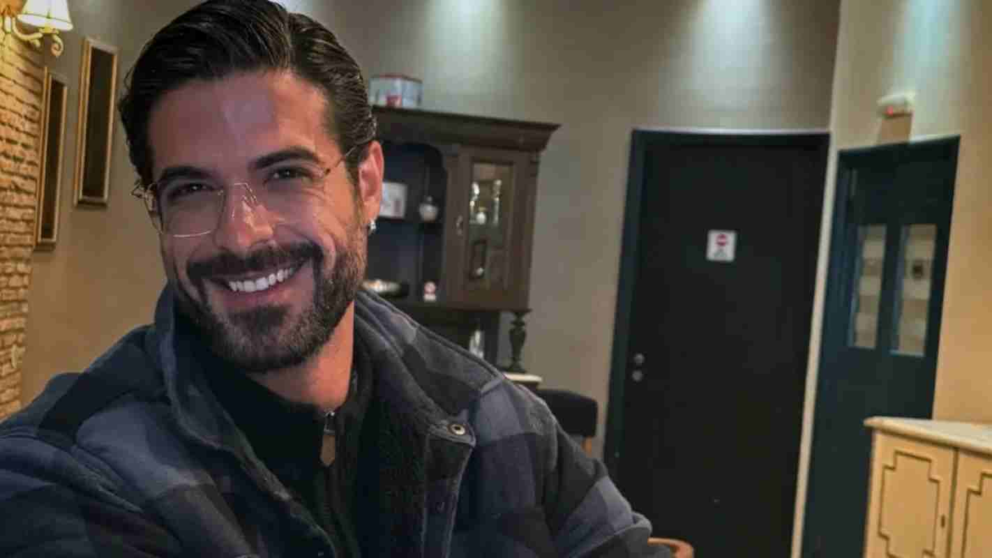 Άρης Μουγκοπέτρος, Aris Mougkopetros, Δικηγόρος Μουγκοπέτρου, Mougkopetros lawyer, MEGA δήλωση, MEGA TV statement, οικογενειακή κατάσταση, family status, αναπηρία, disability, εργασία, work, οικονομική δυσχέρεια, financial hardship, Χριστούγεννα παιδιά, Christmas children, πατέρας έκκληση, father plea, οικονομική αναπηρία, economic disability, δικαστικός αγώνας,