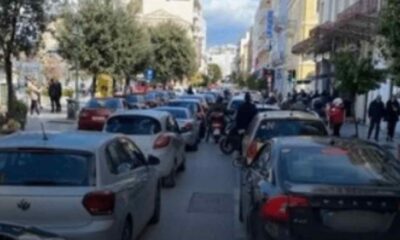 Κυκλοφοριακό Πάτρα, Traffic Patras, Κυκλοφοριακό Έμφραγμα, Traffic Jam, Αυξημένος Κυκλοφοριακός Φόρτος, Increased Traffic Load, Περιφερειακοί Δρόμοι Πάτρας, Patras Peripheral Roads, Κεντρικοί Δρόμοι Πάτρας, Patras Central Roads, Τροχαία Πάτρας, Patras Traffic Police, Παράνομη Στάθμευση, Illegal Parking, Έλεγχοι Τροχαίας, Traffic Controls, Συμφόρηση Πάτρας, Patras Congestion, Οδικό Δίκτυο Πάτρας, Patras Road Network, Πάτρα κίνηση, Patras traffic status, Επιφυλακή Αστυνομία, Police alert, Κομφούζιο Πάτρα, Patras chaos, Καθυστέρηση δρόμοι, Road delays
