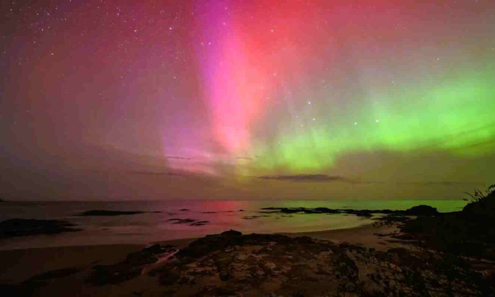 ηλιακή καταιγίδα, solar storm, γεωμαγνητική καταιγίδα, geomagnetic storm, βόρειο σέλας, aurora borealis, ηλιακή έκρηξη, solar flare, διαστημικός καιρός, space weather, SWPC, δίκτυα ηλεκτροδότησης, power grid, δορυφόροι, satellites, ηλιακή δραστηριότητα, solar activity, επίπεδο 4, G4 storm, Σον Ντολ, Shawn Dahl, επιπτώσεις ηλιακής καταιγίδας, solar storm effects, βόρειο σέλας πρόβλεψη, northern lights forecast, ηλιακή καταιγίδα 2003,