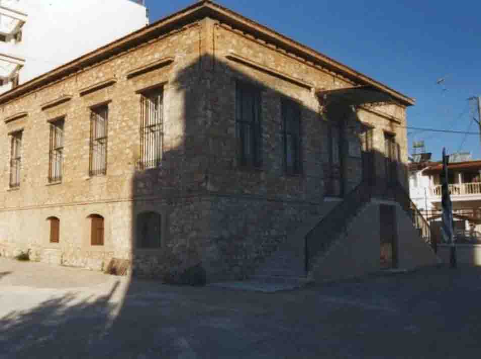 Αίγιο, Ιστορικό και Λαογραφικό Μουσείο Αιγίου, Μυστική Συνέλευση Βοστίτσας, πυροτεχνουργός, χειροβομβίδες, βλήματα όλμου, Β’ Παγκόσμιος Πόλεμος, ΤΕΝΞ, Ελληνική Αστυνομία, ΚΕΤΧ Πατρών, πολεμικό υλικό, ασφάλεια μουσείου, ειδήσεις Αχαΐα, ιστορικά εκθέματα, επέτειος Βοστίτσας, Aigio, Historical and Folklore Museum of Aigio, Secret Assembly of Vostitsa, bomb disposal unit, grenades, mortar shells, World War II, TENX, Hellenic Police, war material, museum security, Achaia news, historical exhibits, Vostitsa anniversary,