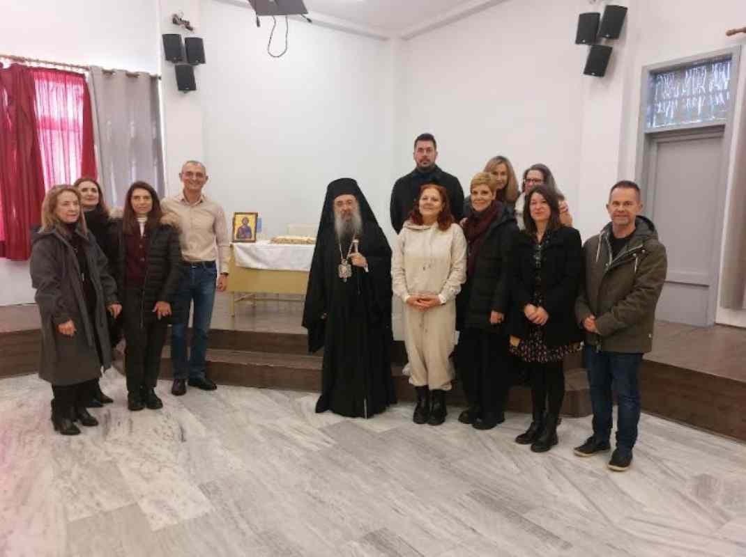 Γυμνάσιο Σαραβαλίου, Μητροπολίτης Πατρών Χρυσόστομος, Τρεις Ιεράρχες, κοπή πίτας 2026, Πάτρα, σχολικές εκδηλώσεις, Παιδεία και Ορθοδοξία, Γεώργιος Γιωτόπουλος, δευτεροβάθμια εκπαίδευση Πάτρας, Saravali Junior High School, Metropolitan of Patras Chrysostomos, Three Holy Hierarchs, school pita cutting 2026, Patras Greece, school events, Education and Orthodoxy, Greek education,
