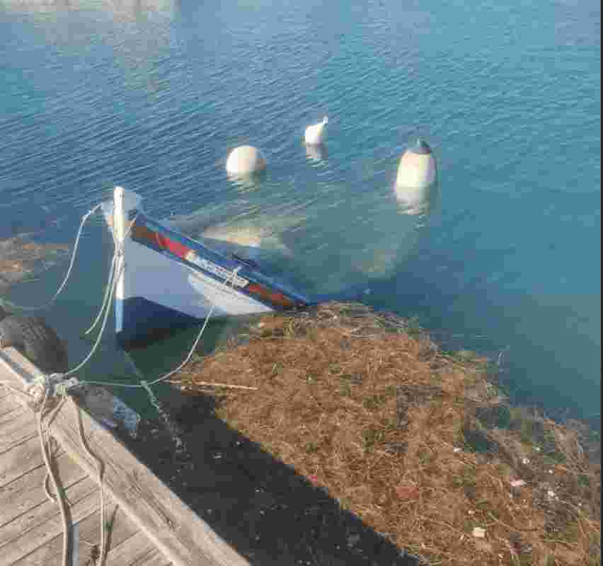 Μαρίνα Πατρών, Δήμος Πατρέων, βύθιση σκάφους, Παναγιώτης Συρμής, καταγγελία Δήμαρχος Πατρέων, Τα Φιλαράκια σκάφος, εγκατάλειψη υποδομών, ασφάλεια Μαρίνας, λιμενικά τέλη Πάτρα, προβλήματα Πάτρας, παρακμή πόλης, αποζημίωση σκάφους, Patras Marina, Patras Municipality, boat sinking, Panagiotis Syrmis, complaint against Mayor, Marina infrastructure failure, boat safety Patras, Patras port negligence, municipal indifference, collectible boat damage, Greece marina issues,