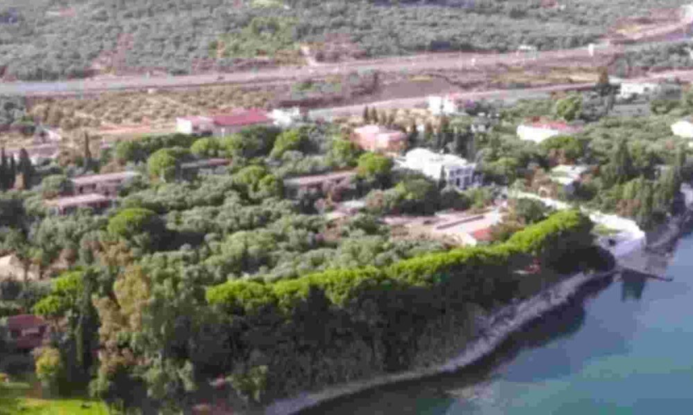 Μπλε Κέδρος ΑΕΕΑΠ, Ble Kedros REIC, Coco-mat Hotels, ξενοδοχεία Coco-mat, Μιχάλης Ευμορφίδης, Παύλος Ευμορφίδης, Michael Evmorfidis, Paul Evmorfidis, επενδύσεις ακινήτων, real estate Greece, real estate investments, Αραχωβίτικα Ρίου, Arachovitika Patras project, σύνθετα τουριστικά καταλύματα, integrated tourist resorts, Coco-mat Athens BC, ξενοδοχείο Ακρόπολη, Acropolis hotel controversy, χαρτοφυλάκιο ακινήτων, property portfolio, ΑΕΕΑΠ, REIC Greece, τουριστικές επενδύσεις, tourism investments, απόδοση ακινήτων, property yields, ετήσια έσοδα, annual revenue, αξία χαρτοφυλακίου, portfolio value, εισηγμένες εταιρείες ακινήτων, listed real estate companies, επενδυτικό πλάνο 70 εκατ.,