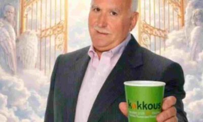 Γιώργος Παπαδάκης, Georgios Papadakis, διαφήμιση τεχνητή νοημοσύνη, AI advertisement, Μεσσήνη, Messini, εστίαση, restaurant, σκάνδαλο διαφήμισης, advertising scandal, θάνατος, death, προσβολή μνήμης, offense to memory, Διονύσης Σωτηρόπουλος, Dionysis Sotiropoulos, χιούμορ, humor, μάρκετινγκ, marketing, Παπαδάκης AI, Papadakis AI, αντίδραση social media, social media reaction, Πάπας Φραγκίσκος, Pope Francis, ΑΝΤ1