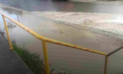 Λάσπη Προαστιακού, Διγενή Ακρίτα, Παθογένειες Πάτρας, Λασπόνερα δρόμος, Καταγγελίες κατοίκων, Προαστιακός Πάτρας, Χωματόδρομος Πάτρας, Έργα οδών, Πρόσβαση Προαστιακού, Κακή κατάσταση δρόμου, Mud train station, Digeni Akrita Patras, Patras road issues, Commuter rail access, Road complaints Greece, Patras suburb train, Dirt road Patras, Public works Patras, Slush water road, Patras infrastructure failure