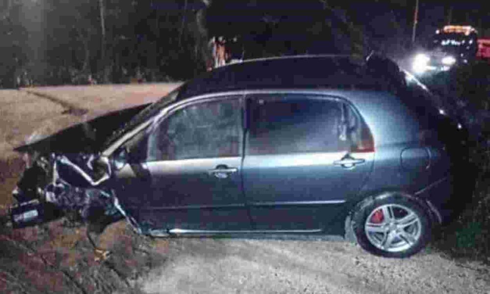 Αγιοβλασσίτικα Αχαΐας τροχαίο, Αγιοβλασσίτικα σύγκρουση, τέσσερις τραυματίες, σοβαρό ατύχημα Πάτρα, Τροχαία Πάτρα, μακελειό δρόμος, σφοδρή σύγκρουση οχημάτων, Αγιοβλασσίτικα μετά τα μεσάνυχτα, Achaia car accident, Agiovlassitika crash, four injured, severe car collision, Patras road incident, midnight accident Greece, wreckage vehicles, traffic police investigation, serious injury Patras,