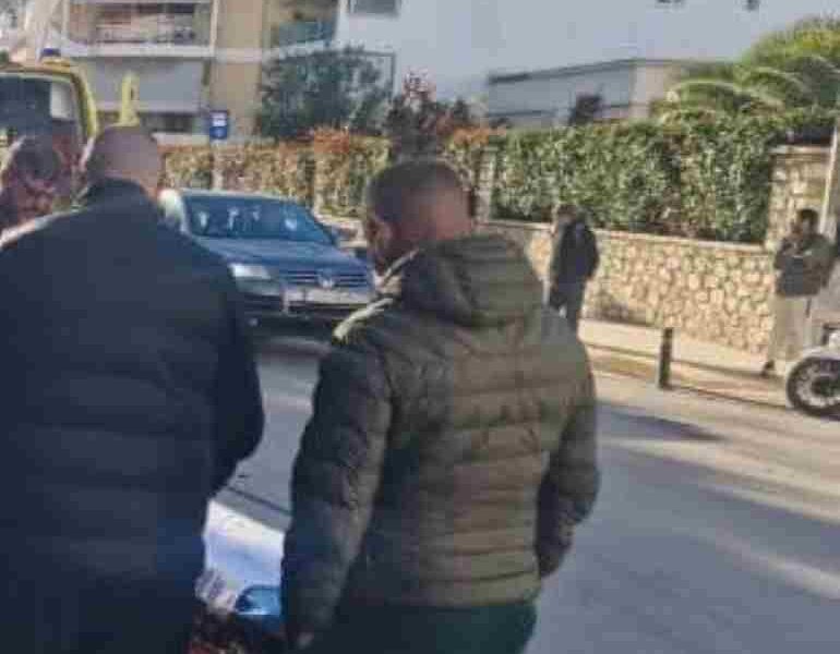 Τροχαίο Πάτρα, Patras accident, Σύγκρουση Βορείου Ηπείρου Βύρωνος, Collision Voreiou Ipeirou Vyronos, Τραυματισμός ζευγαριού, Couple injury, Ατύχημα Πρωτοχρονιά, New Year's Day crash, ΙΧ δίκυκλο σύγκρουση, Car motorcycle crash, Τροχαία Πάτρας, Patras Traffic Police, Πατρα τροχαίο μοτοσυκλέτα, Patras motorcycle crash, Διασταύρωση Πάτρα, Patras intersection accident, Τραυματίες νοσοκομείο,