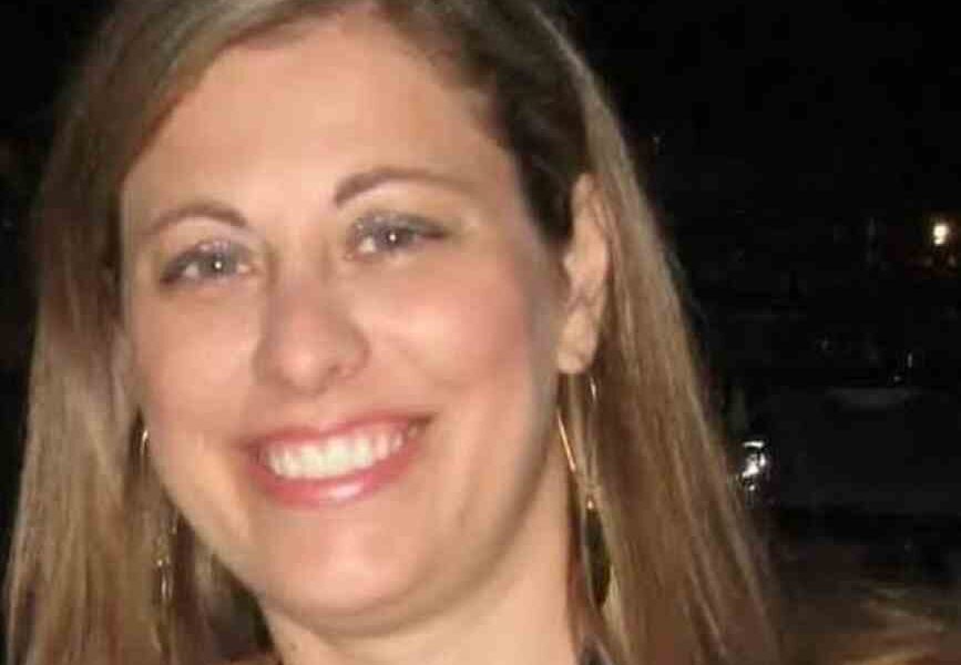 Ειρήνη Καραβίτη, Ειρήνη Καραβίτη Διευθύντρια, Γυμνάσιο Χαλανδρίτσας, Λυκειακές Τάξεις Χαλανδρίτσας, Δήμαρχος Ερυμάνθου Θόδωρος Μπαρής, απώλεια Ειρήνης Καραβίτη, συλλυπητήρια ανακοίνωση, εκπαιδευτική κοινότητα, 53 ετών, κηδεία Παναγίας Αλεξιωτίσσης, Καθηγήτρια Μουσικός, Σύλλογος Διδασκόντων, Patras news, Achaea education, Eirini Karaviti, Eirini Karaviti Principal, Gymnasio Chalandritsas, Lykeiakes Taxeis Chalandritsas, Erymanthos Mayor Theodoros Baris, loss of Eirini Karaviti, condolence announcement, educational community, 53 years old, funeral Panagia Alexiotissis, Music Teacher, Teachers' Association