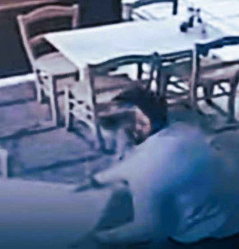 Αγυιά, Πάτρα, επεισόδιο εστίαση, βανδαλισμός μαγαζιού, πρώην ιδιοκτήτες, αστυνομία Πάτρα, οικονομικές διαφορές, αγοραπωλησία επιχείρησης, ειδήσεις Πάτρα, επεισόδιο Αγυιά, αυτοδικία, καταστροφές κατάστημα, Agyia, Patras, Patra news, restaurant incident, shop vandalism, former owners, police Patras, financial disputes, business sale dispute, local news Greece, Agyia incident,