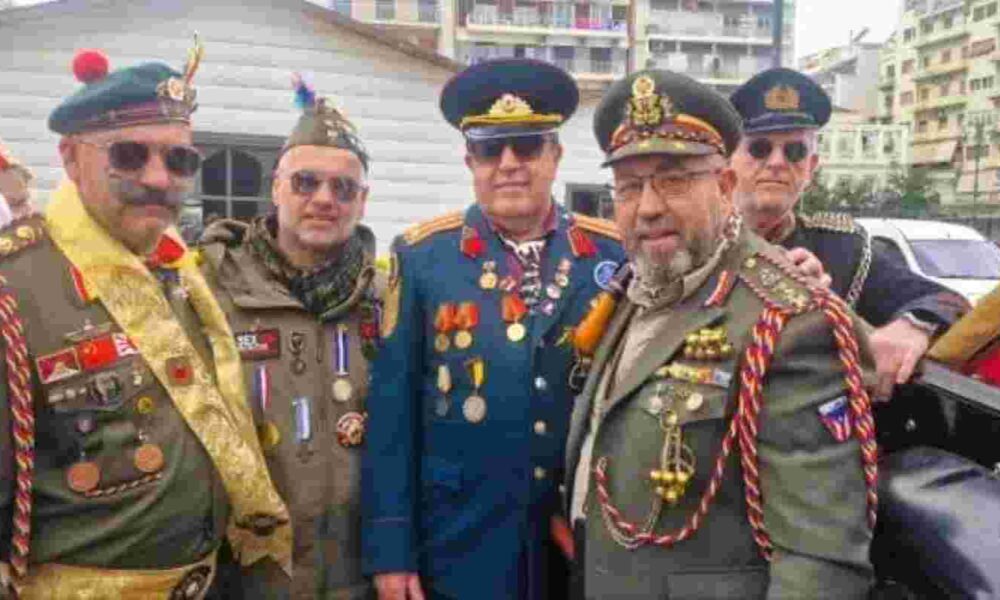 Πάτρα, Patras, Πατρινό Καρναβάλι, Patras Carnival, Τσικνοπέμπτη, Tsiknopempti, Πλατεία Γεωργίου, George Square, Στρατηγοί Πατρινού Καρναβαλιού, Generals of Patras Carnival, Bandarte, Bachelor νύφης, Bride's Bachelor, ΚΕΔΗΠ, γλέντι, outdoor party, εκδηλώσεις Πάτρα, Patras events, καιρός Πάτρα, Patras weather, έθιμα Τσικνοπέμπτης, Greek Carnival traditions, κάτω πόλη Πάτρα,