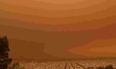 Αφρικανική σκόνη, African dust Greece, καιρός τώρα, Greek weather alert, ΕΜΥ έκτακτο δελτίο, Saharan dust storm 2026, θυελλώδεις άνεμοι, gale force winds Greece, 112 προειδοποίηση, emergency message 112, ποιότητα αέρα, air quality Athens, Ρέθυμνο σκόνη, Crete dust storm, Αττική καιρός, λασποβροχή, mud rain, Meteo προβλέψεις, Χίος 112, Chios weather, Σέριφος άνεμοι, Serifos gale, μικροσωματίδια PM10, PM10 concentration, Πάτρα σκόνη, Patras dust, δορυφόρος EUMETSAT,