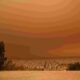 Αφρικανική σκόνη, African dust Greece, καιρός τώρα, Greek weather alert, ΕΜΥ έκτακτο δελτίο, Saharan dust storm 2026, θυελλώδεις άνεμοι, gale force winds Greece, 112 προειδοποίηση, emergency message 112, ποιότητα αέρα, air quality Athens, Ρέθυμνο σκόνη, Crete dust storm, Αττική καιρός, λασποβροχή, mud rain, Meteo προβλέψεις, Χίος 112, Chios weather, Σέριφος άνεμοι, Serifos gale, μικροσωματίδια PM10, PM10 concentration, Πάτρα σκόνη, Patras dust, δορυφόρος EUMETSAT,