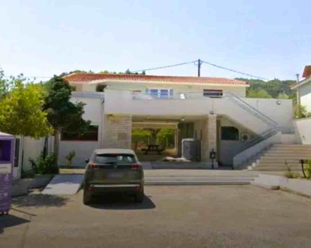 Αραχωβίτικα, διάρρηξη Αραχωβίτικα, κοινοτικό γραφείο, Κωνσταντίνος Μιχαλόπουλος, αστυνομικό ρεπορτάζ, Αχαΐα ειδήσεις, διάρρηξη κοινότητας, ανοικτός υπολογιστής, κλοπή εγγράφων, σήμανση αποτυπώματα, περίεργη διάρρηξη, παραβίαση γραφείου, έρευνες αστυνομίας Αραχωβίτικα, μυστήριο με υπολογιστή Αραχωβίτικα, Arachovitika, burglary Arachovitika, community office, Konstantinos Michalopoulos, police report, Achaia news, community office break-in, computer left on, document theft investigation, forensics fingerprints, mysterious burglary, office trespassing, Arachovitika community office break-in, police investigation Achaia,