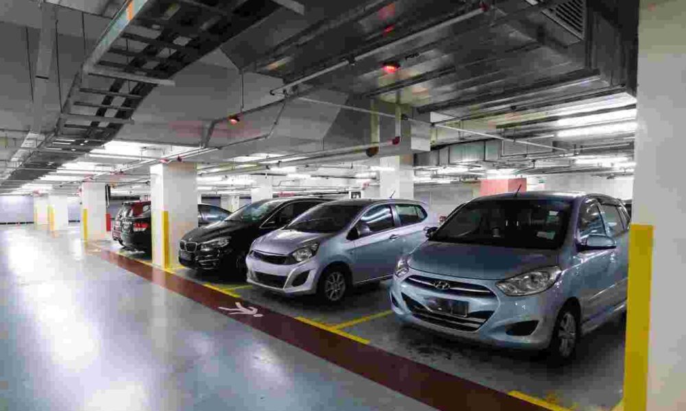 πάρκινγκ σούπερ μάρκετ, ελεγχόμενη στάθμευση, χρεώσεις στάθμευσης, ΚΟΚ ιδιωτικοί χώροι, πρόστιμα τροχαίας πάρκινγκ, supermarket parking greece, controlled parking system, grocery store parking fees, private parking traffic laws, supermarket parking time limits, retail parking management, δωρεάν στάθμευση Αθήνα, ελεύθερο πάρκινγκ Θεσσαλονίκη, free parking athens,