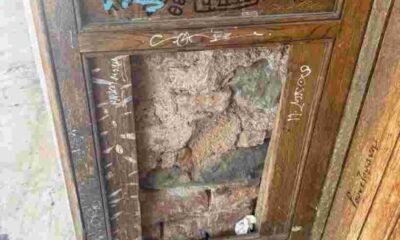 Δημοτικό Θέατρο Απόλλων Πάτρα, Πλατεία Γεωργίου Πάτρα, νεοκλασική αρχιτεκτονική Πάτρα, βανδαλισμοί μνημείων, εγκατάλειψη πολιτιστικής κληρονομιάς, Δήμος Πατρέων, Υπουργείο Πολιτισμού, συντήρηση νεοκλασικών κτιρίων, δρύινες πόρτες Απόλλων, ιστορικά κτίρια Πάτρα, ασφάλεια κέντρου Πάτρας, Τσίλερ Πάτρα, προβλήματα στοάς Απόλλων, Apollo Municipal Theatre Patras, Georgiou Square Patras, neoclassical architecture Greece, monument vandalism, cultural heritage neglect, Municipality of Patras, Greek Ministry of Culture, historic building maintenance, Ernst Ziller Patras, wooden doors restoration, Patras city center safety,