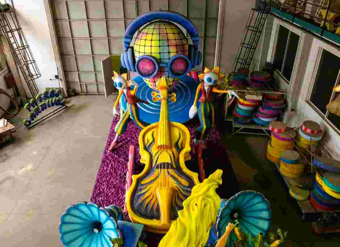 Καρναβάλι των Μικρών, Πατρινό Καρναβάλι, παρέλαση μικρών καρναβαλιστών, Πάτρα 15 Φεβρουαρίου, καρναβαλικά άρματα Δήμου Πατρέων, Τζίτζικας μασκότ, Πλατεία Ομονοίας παρέλαση, διαδρομή παρέλασης Πάτρα, αποκριάτικες εκδηλώσεις για παιδιά, Καρναβαλικό Εργαστήρι Πάτρας, Children's Carnival Patras, Patras Carnival 2026, children's parade Patras, Patras Carnival floats, Carnival mascot Tzitzikas, Patras Carnival route, Greek Carnival events, Patras Children's Carnival parade, kids carnival costumes,