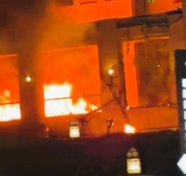 Ντουμπάι έκρηξη, Dubai explosion, Fairmont The Palm fire, φωτιά Fairmont Ντουμπάι, Palm Jumeirah incident, επεισόδιο Palm Jumeirah, Iran missile attack, ιρανική πυραυλική επίθεση, Middle East conflict, σύγκρουση Μέση Ανατολή, Dubai news today, ειδήσεις Ντουμπάι τώρα, Gulf security, ασφάλεια στον Κόλπο, AFP Dubai report, ανταπόκριση AFP Ντουμπάι, Dubai luxury hotels safety, ασφάλεια ξενοδοχείων Ντουμπάι, missiles over Dubai, πύραυλοι πάνω από το Ντουμπάι, Iran vs USA Israel, Ιράν εναντίον ΗΠΑ Ισραήλ