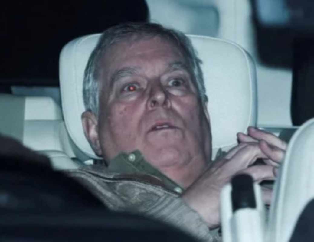 Πρίγκιπας Άντριου, Prince Andrew, σύλληψη πρίγκιπα Άντριου, Prince Andrew arrest, πρώτη φωτογραφία σύλληψης, Prince Andrew first photo after arrest, παράβαση καθήκοντος, misconduct in public office, δημόσιο αξίωμα, public office offense, ισόβια κάθειρξη, life imprisonment, βρετανική βασιλική οικογένεια, British Royal Family, Reuters φωτογραφία, Reuters Prince Andrew photo, δικαστικές εξελίξεις Λονδίνο, London judicial news, έκπτωτος πρίγκιπας, disgraced Prince, αστυνομική έρευνα, police investigation, Μπάκιγχαμ σκάνδαλο, Buckingham Palace scandal, Duke of York, Δούκας της Υόρκης, Prince Andrew shocked,