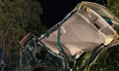 τροχαίο Πύργος, ατύχημα Καλλίκωμο, Εθνική Οδός Πύργου Κυπαρισσίας, σύγκρουση Σαμικό, VW Jetta κομμένο στα δύο, Toyota RAV4 ανατροπή, 30χρονος τραυματίας Πύργος, διασωληνωμένος οδηγός, ειδήσεις Ηλεία, τροχαίο ατύχημα σήμερα, Πυροσβεστική Κρέστενα, troxaio Pyrgos, atychima Kallikomo, troxeo Ilia, Samiko accident, Pyrgos Kyparissia road accident, car crash Greece, serious injury, car split in half, 30 year old critical condition, hospital Pyrgos, traffic accident Peloponnese, news Ilia, emergency Greece, road safety, rain accident, slippery road, car wreck, medical emergency, local news Pyrgos,