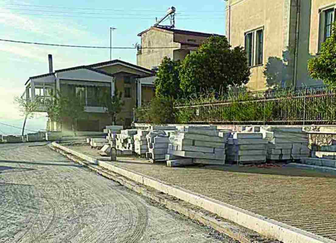 Ανάπλαση Άνω Πόλης Πάτρας, Upper Town Patras regeneration, οδός Γερμανού Πάτρα, Germanou street Patras, Παναγιώτης Μελάς Πάτρα, Panagiotis Melas Patras, έργα δήμου Πατρέων, Patras municipality projects, προβλήματα εργολάβων ΕΣΠΑ, NSRF funding issues construction, ανάπλαση ιστορικού κέντρου Πάτρας, Patras historic center redevelopment, Πλατεία Όλγας ανάπλαση, Olga Square Patras renovation, Ταμπάχανα Πάτρα έργα, Taba-hana Patras construction, υποδομές Πάτρα 2027, Patras infrastructure 2027, καθυστέρηση έργων Πάτρα, Patras construction delays.