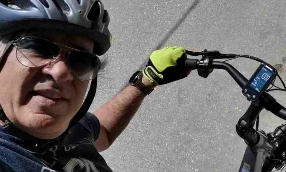 Ανδρέας Ηλιάδης, Andreas Iliadis, ατύχημα Πάτρα, Patras accident, ποδηλατόδρομος Πάτρα, Patras cycle path, παιδοεντατικολόγος ΠΓΝΠ, pediatric intensivist, νέο ΚΤΕΛ Πάτρας, Patras central bus station, ράγες τρένου ατύχημα, train tracks bicycle accident, κάταγμα λάρυγγα, larynx fracture, Κώστας Πελετίδης, Kostas Peletidis, ασφάλεια ποδηλατιστών, cyclist safety Greece, Πανεπιστημιακό Νοσοκομείο Ρίου, Rio University Hospital, επικίνδυνος ποδηλατόδρομος, dangerous bike lane, Πάτρα ειδήσεις, Patras news.