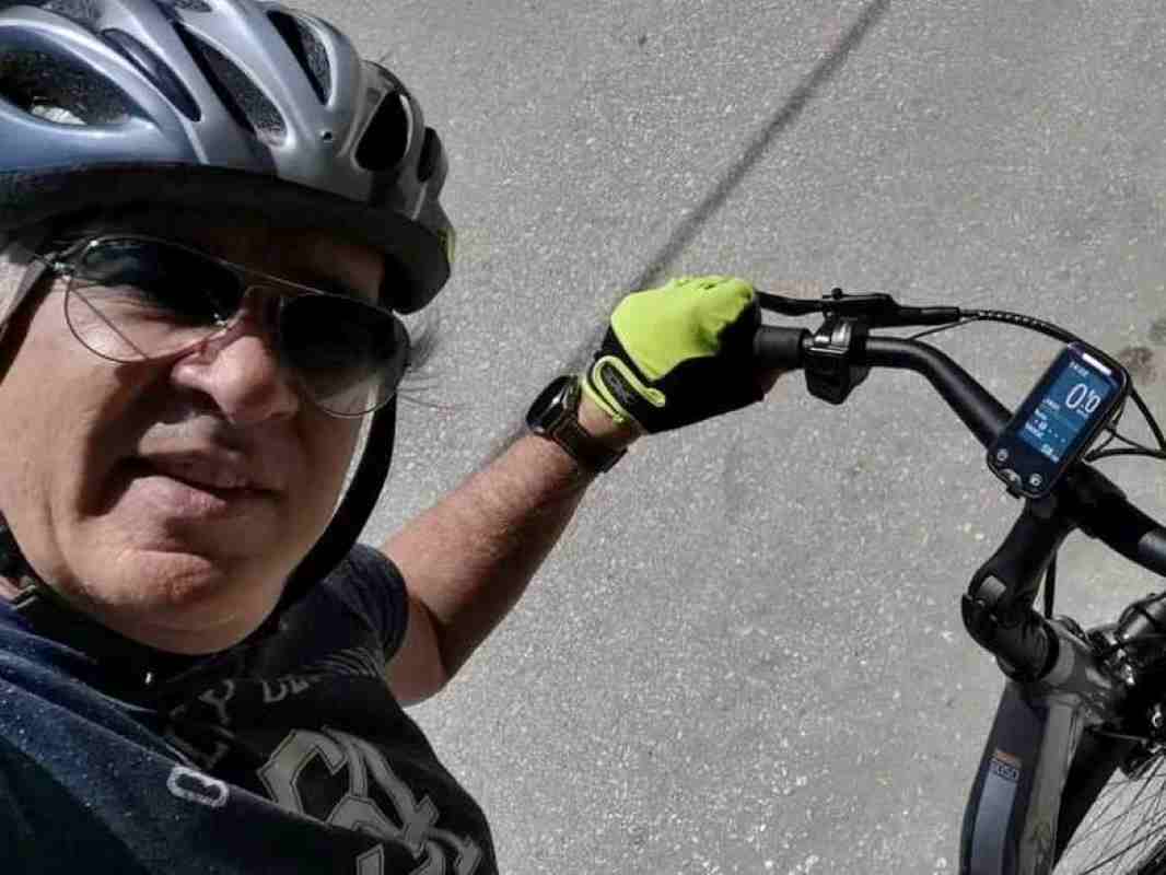 Ανδρέας Ηλιάδης, Andreas Iliadis, ατύχημα Πάτρα, Patras accident, ποδηλατόδρομος Πάτρα, Patras cycle path, παιδοεντατικολόγος ΠΓΝΠ, pediatric intensivist, νέο ΚΤΕΛ Πάτρας, Patras central bus station, ράγες τρένου ατύχημα, train tracks bicycle accident, κάταγμα λάρυγγα, larynx fracture, Κώστας Πελετίδης, Kostas Peletidis, ασφάλεια ποδηλατιστών, cyclist safety Greece, Πανεπιστημιακό Νοσοκομείο Ρίου, Rio University Hospital, επικίνδυνος ποδηλατόδρομος, dangerous bike lane, Πάτρα ειδήσεις, Patras news.