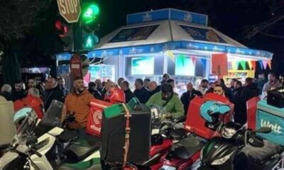 απεργία διανομέων Πάτρα, delivery drivers strike Patras, κινητοποίηση delivery, courier protest Greece, μοτοπορεία Πάτρα, motorcycle rally Patras, Πλατεία Όλγας συγκέντρωση, riders mobilization, αιτήματα διανομέων, gig economy strike, κατώτατη αμοιβή ανά παραγγελία, delivery worker rights, αποζημίωση καυσίμων delivery, minimum pay per order, συνθήκες εργασίας διανομείς, compensation for vehicle wear, εργατικά νέα Πάτρα, labor unions Greece, κινητοποίηση efood wolt Πάτρα, food delivery strike 2026