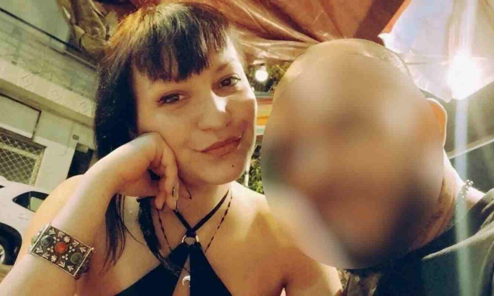 Γυναικοκτονία Κολωνός, δολοφονία εγκύου, θάνατος 31χρονης Κολωνός, ενδοοικογενειακή βία, συλληφθείς 38χρονος, νεκροψία-νεκροτομή, αστυνομικό ρεπορτάζ, κακοποιημένη γυναίκα, δομές φιλοξενίας γυναικών, έγκλημα στον Κολωνό, ιατροδικαστική εξέταση, μαρτυρίες γειτόνων, Femicide Kolonos, pregnant woman death Athens, domestic violence Greece, murder investigation Kolonos, 31-year-old pregnant dead, 38-year-old suspect, forensic examination, autopsy report Greece, violence against women, police report Athens, victim of abuse, Kolonos crime news.