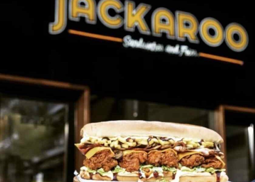 Πάτρα, Πλατεία Όλγας, Jackaroo Πάτρα, Goody’s Πάτρα, εστίαση Πάτρα, street food Πάτρα, burgers Πάτρα, Vivartia, thebest.gr, ειδήσεις Πάτρα, γρήγορο φαγητό, νέο κατάστημα, Patras, Olga Square, Jackaroo Patras, Goody’s Patras, Patras dining, street food Greece, burgers Greece, Patras news, Vivartia Group, fast food Patras, new opening, restaurant transition.