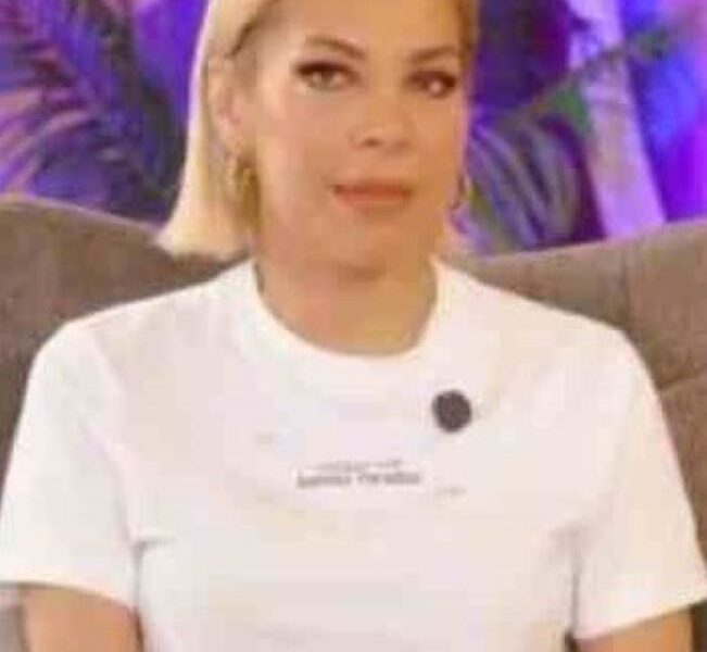 Μαριάντα Πιερίδη, Marianda Pieridi, Mariada Pieridi, Νότης Σφακιανάκης, Notis Sfakianakis, εκπομπή Status, Κωνσταντίνος Καμέας, Konstantinos Kameas, Astra TV, πρόβλημα υγείας, φωνητικές χορδές, προβλήματα φωνής, health issues, voice problems, throat surgery, Λονδίνο γιατρός, London doctor, συνεργασία Σφακιανάκης, Pieridi Sfakianakis interview, ελληνικό τραγούδι, Greek singers, gossip news Greece, επανέκδοση φωνής, recovery, showbiz news, συνέντευξη Πιερίδη, Pieridi interview, lifestyle Greece, μουσικά σχήματα, νυχτερινή διασκέδαση,