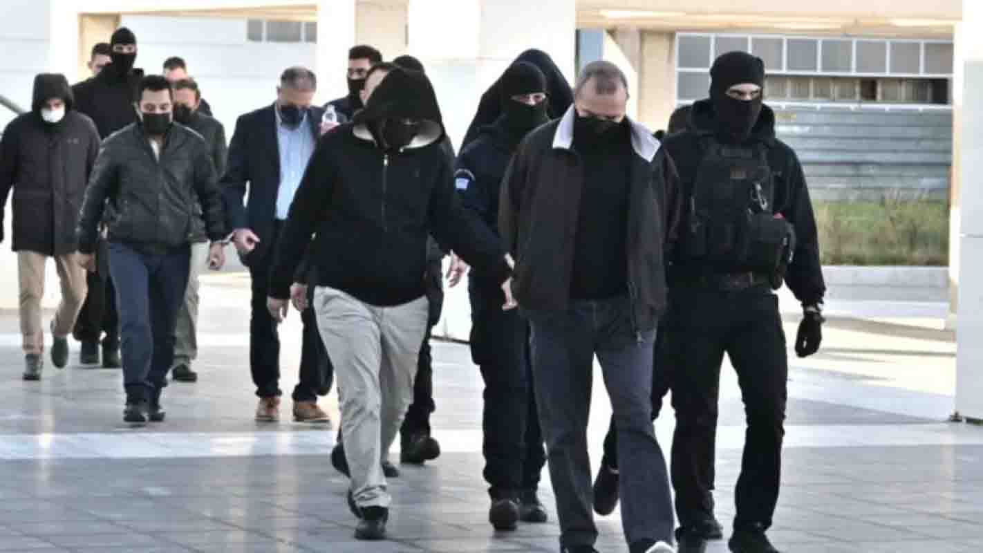 Υπόθεση Κολωνού, 12χρονη Κολωνός, σεξουαλική εκμετάλλευση, καταγγελίες μητέρας, Πέτρος Κουσουλός, καναλάρχης, δικαστικές εξελίξεις, δικαιοσύνη, προστασία ανηλίκων, κοινωνική επικαιρότητα, Kolonos case, 12-year-old girl Greece, child exploitation, mother's allegations, Petros Kousoulos, media mogul, Greek justice system, legal developments, child abuse scandal, Greek news, current events Greece, SEO keywords