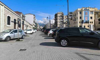 δημόσιος χώρος public space dimosios choros, πεζόδρομος pedestrian street pezodromos, μώλος waterfront pier molos, στάθμευση parking stathmefsi, αστική ανάπλαση urban regeneration astiki anaplasi, ποιότητα ζωής quality of life poiotita zois, βιώσιμη πόλη sustainable city viosimi poli, αστική κινητικότητα urban mobility astiki kinitikotita, δημόσια αισθητική public aesthetics dimosia aisthitiki, υπαίθριο πάρκινγκ open air parking ypaithrio parkingk, κυκλοφοριακό πρόβλημα traffic congestion kykloforiako provlima, πεζοί pedestrians pezoi, κοινωνικοποίηση social interaction koinonikopoiisi, ελεύθερος χώρος open space eleftheros choros, αυτοκίνητο car aftokinito, αστική κουλτούρα urban culture astiki koultoura, δημόσια πολιτική public policy dimosia politiki, βιώσιμη ανάπτυξη sustainable development viosimi anaptyxi, τουριστική εμπειρία tourist experience touristiki empeiria, πόλεις για ανθρώπους cities for people poleis gia anthropous,