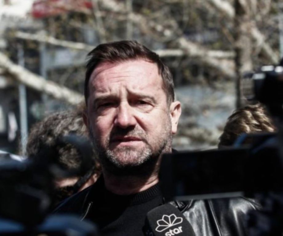 Τέμπη, τραγωδία Τεμπών, δίκη Τεμπών, Νίκος Πλακιάς, Λάρισα, δικαιοσύνη, Γιώργος Φλωρίδης, Κυριάκος Μητσοτάκης, μπάζωμα Τεμπών, συγγενείς θυμάτων, σιδηροδρομικό δυστύχημα, υπουργός Δικαιοσύνης, καταγγελία, ανάρτηση Πλακιά, δικαίωση, Tempi, Tempi tragedy, Tempi trial, Nikos Plakias, Larissa, justice, Giorgos Floridis, Kyriakos Mitsotakis, Tempi cover up, victims families, train accident, Minister of Justice, complaint, social media post, vindication,