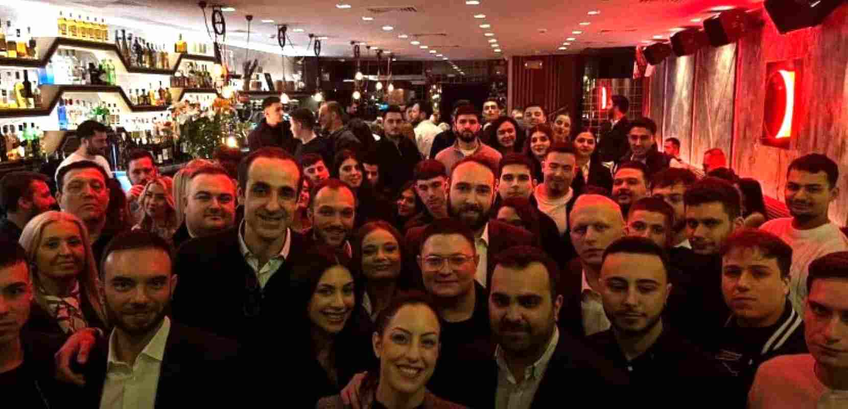 ΟΝΝΕΔ Αχαΐας, ONNED Achaia, εκλογές ΟΝΝΕΔ, ONNED elections, αναβολή εκλογών, election postponement, Ορφέας Γεωργίου, Orfeas Georgiou, Φίλιππος Παπαγεωργίου, Filippos Papageorgiou, Πέννυ Κουσουλού, Penny Kousoulou, Κυριάκος Μητσοτάκης, Kyriakos Mitsotakis, Νέα Δημοκρατία, New Democracy, ΝΔ, ND, Πάτρα, Patras, εσωκομματικές εκλογές, internal party elections, πολιτική κρίση, political crisis, νεολαία ΝΔ, ND Youth, πολιτική επικαιρότητα, political news Greece, Αχαΐα, Achaia, συνέδριο ΝΔ, ND Congress, δημοκρατικές διαδικασίες, democratic processes, καταγγελίες Παπαγεωργίου, Papageorgiou statements, παρασκήνιο ΟΝΝΕΔ, ONNED background, πολιτική πόλωση, political polarization, τοπική αυτοδιοίκηση Αχαΐα, local politics Achaia.