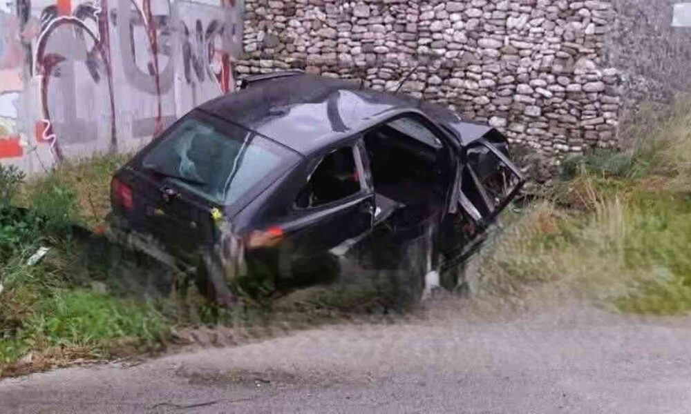 τροχαίο ατύχημα, Πάτρα, Ακταίο, Παλαιά Εθνική Οδός, Πατρών Κορίνθου, σοβαρό τροχαίο σήμερα, Τροχαία Πατρών, σύγκρουση σε τοίχο, τραυματισμός οδηγού, ειδήσεις Πάτρα, car accident, Patras, Aktaio, road accident Greece, Old National Road, Patras Corinth, car crash, serious injury, Patras news, trochaio atychima, Patra, Aktaio, Palaia Ethniki Odos, Patron Korinthou, sovaro trochaio simera, trochaia Patron, sygkrousi se toicho, traymatismos odigou, eidiseis Patra,