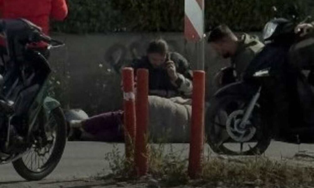 Τροχαίο Πάτρα, Πάτρα ειδήσεις, διασταύρωση Γλαύκου Ακρωτηρίου, ατύχημα με δίκυκλο, Τροχαία Πατρών, τραυματισμός οδηγού, διασταύρωση καρμανιόλα, Πάτρα τώρα, ατυχήματα Πάτρα, Patras traffic accident, Patras news, Glafkou Akrotiriou junction, motorcycle accident Patras, road accident Greece, Patras police reports, dangerous intersection Patras, Patras emergency news.