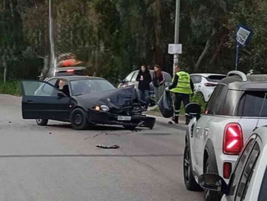 τροχαίο Πάτρα, Συχαινά, Ολύμπιο Θεραπευτήριο, Τροχαία Πατρών, σύγκρουση οχημάτων, ειδήσεις Πάτρα, ατύχημα σήμερα, τροχαίο Συχαινά, troxaio Patra, Syxaina, Olympio Therapeftirio, troxaia Patron, sygrousi oxymaton, eidiseis Patra, atyxima simera, car accident Patras, Patras news, road accident Greece, Sychaina Patras, Olympio Hospital Patras, traffic accident Patras