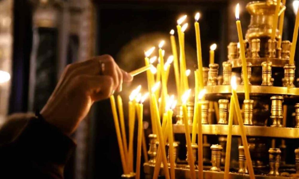 Σάββατο του Λαζάρου, Saturday of Lazarus, Savvato tou Lazarou, Ανάσταση Λαζάρου, Resurrection of Lazarus, Anastasi Lazarou, έθιμα Λαζαροσάββατου, Lazarus Saturday traditions, ethima Lazarou, Λαζαράκια, Lazarakia, Lazaarakia recipe, Λαζαρίνες, Lazarines, Κοζάνη έθιμα, Kozani traditions, Κέρκυρα Πάσχα, Corfu Easter, Kerkyra Pascha, κάλαντα Λαζάρου, Lazarus carols, kalanta Lazarou, Λαζαρέλια, Lazarelia, Μυτιλήνη έθιμα, Mytilene traditions, Ορθόδοξο Πάσχα, Orthodox Easter, Orthodoxo Pascha, Μεγάλη Εβδομάδα, Holy Week, Megali Evdomada, λαϊκή παράδοση, Greek folklore, paradosi, Βηθανία, Bethany, Vithania,