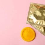 προφυλακτικά, Karex, Μέση Ανατολή, Στενά του Ορμούζ, αυξήσεις τιμών, οικονομική κρίση, εφοδιαστική αλυσίδα, διεθνές εμπόριο, πρώτες ύλες, ασφαλές σεξ, condoms, Karex Berhad, Middle East tension, Straits of Hormuz, price hike, supply chain, global trade, raw materials, inflation, safe sex, profylaktika, ayxiseis timon, Mesi Anatoli, Stena tou Ormouz, efodiastiki alysida, τιμή προφυλακτικών,