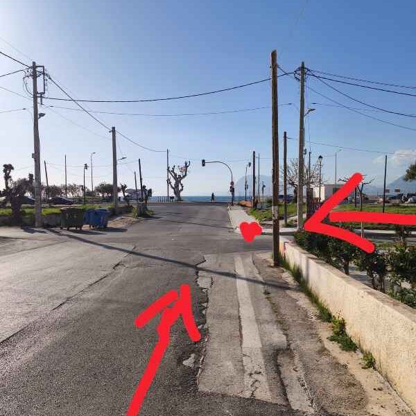 οδική ασφάλεια, έλλειψη σήμανσης, πινακίδα STOP, Αγίου Κωνσταντίνου, οδός Αώου, διασταύρωση παγίδα, καταγγελία Δήμος, τροχαία ατυχήματα, προτεραιότητα από δεξιά, οδικά έργα, road safety, missing traffic signs, STOP sign, Agiou Konstantinou street, Aoou street, dangerous intersection, municipality complaint, traffic accidents, priority from the right, road works, odiki asfaleia, elleipsi simansis, pinakida STOP, Agiou Konstantinou, odos Aoou, diastavrosi pagida, katangelia Dimos, trochaia atychimata, proteraiotita apo dexia, odika erga,