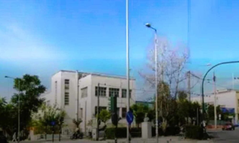 Πάτρα, Patras, Patra, σχολείο, school, sxoleio, καταγγελία, complaint, kataggelia, κακοποίηση ανηλίκου, child abuse, kakopoiisi anilikou, δάσκαλος, teacher, daskalos, συγκρότημα Γλαράκη, Glaraki school, Glaraki Patra, σωματική βλάβη, physical injury, somatiki vlavi, Αχαΐα, Achaia, Πρωτοβάθμια Εκπαίδευση, primary education, protovathmia ekpaidefsi, σύλληψη, arrest, syllipsi, ειδήσεις Πάτρα, Patras news, eidiseis Patra,