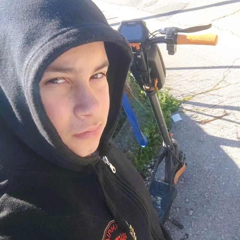 Κωνσταντίνος Καούκης, Μακρίσια, Ηλεία, τραγωδία, τροχαίο δυστύχημα, πατίνι, θάνατος 13χρονου, Νοσοκομείο Κρεστένων, Κρέστενα, τροχαίο με πατίνι, Αντώνης Καούκης, ειδήσεις Ηλεία, Konstantinos Kaoukis, Makrisia, Ileia, tragodia, trochaio dystyxima, patini, thanatos 13chronou, Nosokomeio Krestenon, Krestena, scooter accident Greece, fatal scooter crash, Makrisia news, funeral Konstantinos Kaoukis, κηδεία Κωνσταντίνος Καούκης,