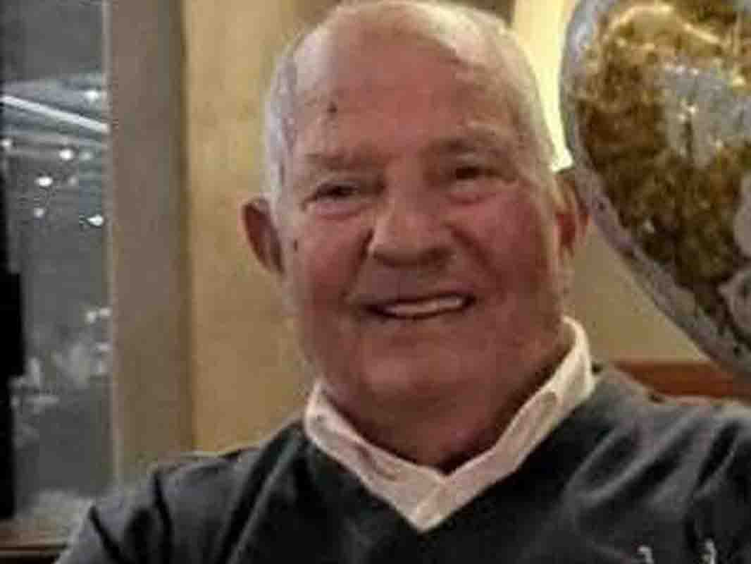 Κώστας Βαρδαλαχάκης, Super B, Πάτρα, τηλεόραση Πάτρα, περιφερειακά ΜΜΕ, θάνατος, κηδεία, Κρουσώνας Ηρακλείου, ενημέρωση Δυτική Ελλάδα, ιδρυτής Super B, Kostas Vardalachakis, Super B Patra, Patras news, regional media Greece, death notice, funeral Patras, television history Greece, local news Patras, founder Super B, media pioneer,