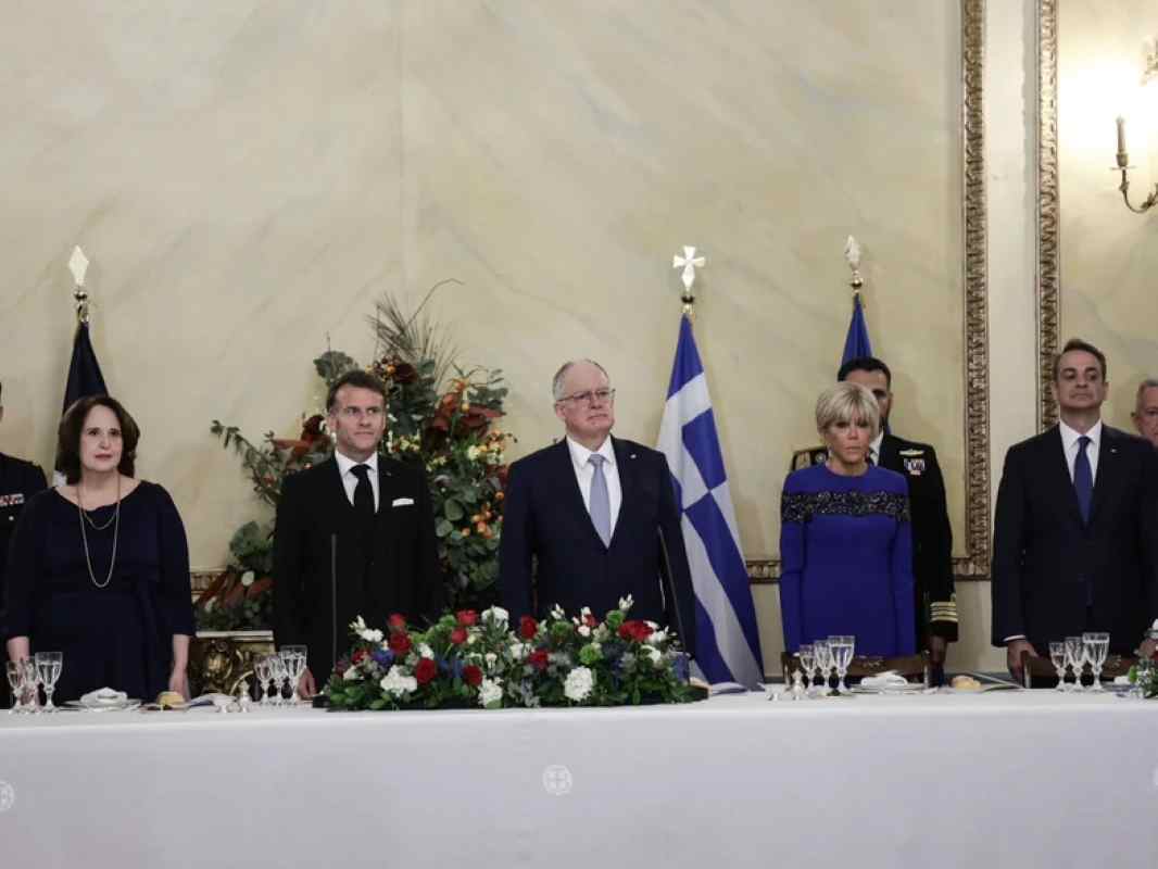 Εμανουέλ Μακρόν, Emmanuel Macron, Κυριάκος Μητσοτάκης, Kyriakos Mitsotakis, ελληνογαλλική συμφωνία, Greek-French agreement, ellinogalliki symfonia, αμυντική συνεργασία, defense cooperation, amyntiki synergasia, φρεγάτα ΚΙΜΩΝ, frigate KIMON, fegata Kimon, στρατηγική αυτονομία, strategic autonomy, stratigiki aftonomia, Ευρωπαϊκή άμυνα, European defense, Evropaiki amyna, Μέγαρο Μαξίμου, Maximos Mansion, Megaro Maximou, Άρθρο 42, Article 42, Arthro 42, ελληνογαλλική συμμαχία, Greek-French alliance, ellinogalliki symmachia, γεωπολιτική, geopolitics, geopolitiki, Ανατολική Μεσόγειος, East Mediterranean, Anatoliki Mesogeios, επιχειρηματικό φόρουμ, business forum, epicheirimatiko forum, εξωτερική πολιτική, foreign policy, exoteriki politiki, Ελληνογαλλικά, Greece France, Ellinogallika,