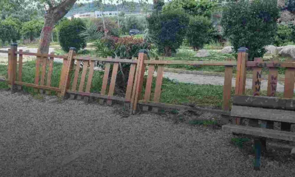 παιδικές χαρές Πάτρα, Αγυιά Πάτρα, γέφυρα Αγυιάς, επικίνδυνες παιδικές χαρές, συντήρηση δήμου, καταγγελίες γονέων, Sense.City Πάτρα, Δήμος Πατρέων, ασφάλεια παιδιών, εργολάβος συντήρησης, παρατάσεις έργων, αδιαφορία δήμου, playgrounds Patras, Agyia Patras, Agyia bridge, dangerous playgrounds, municipal maintenance, parental complaints, Municipality of Patras, child safety, maintenance contractor, project extensions, municipal indifference, paidikes xares Patra, Aguia Patra, gefyra Aguias, epikindynes paidikes xares, syntirisi dimou, kataggelies goneon, Dimos Patreon, asfaleia paidion, ergolavos syntirisis, parataseis ergon, adiaforia dimou,