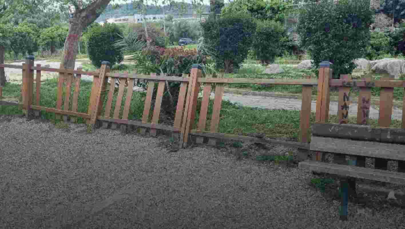 παιδικές χαρές Πάτρα, Αγυιά Πάτρα, γέφυρα Αγυιάς, επικίνδυνες παιδικές χαρές, συντήρηση δήμου, καταγγελίες γονέων, Sense.City Πάτρα, Δήμος Πατρέων, ασφάλεια παιδιών, εργολάβος συντήρησης, παρατάσεις έργων, αδιαφορία δήμου, playgrounds Patras, Agyia Patras, Agyia bridge, dangerous playgrounds, municipal maintenance, parental complaints, Municipality of Patras, child safety, maintenance contractor, project extensions, municipal indifference, paidikes xares Patra, Aguia Patra, gefyra Aguias, epikindynes paidikes xares, syntirisi dimou, kataggelies goneon, Dimos Patreon, asfaleia paidion, ergolavos syntirisis, parataseis ergon, adiaforia dimou,