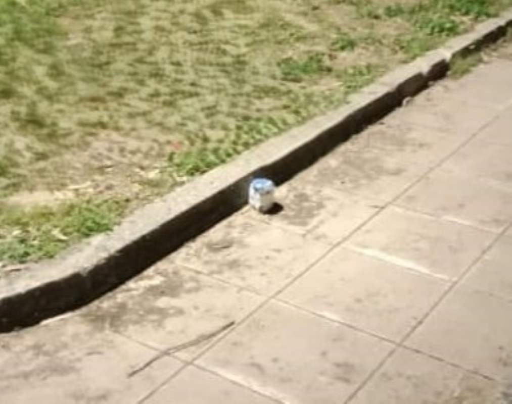 Πάτρα, Patras, Αγιαλεξιώτισσα, Agialexiotissa, επεισόδια Ανάσταση, Easter incidents Greece, εκρήξεις γκαζάκια, gas canister explosions, αυτοσχέδια εκρηκτικά, improvised explosives, κοιμητήριο Αγιαλεξιώτισσας, Agialexiotissa cemetery, επίθεση με γκαζάκια, gas canister attack, νεαροί επεισόδια Πάτρα, youth violence Patras, Χριστός Ανέστη επεισόδια, Christos Anesti incidents, επικίνδυνα έθιμα, dangerous traditions Greece, καταδίωξη Πάτρα, chase Patras, ασφάλεια πιστών, church safety, ειδήσεις Πάτρα, Patras news, Patra epeisodia, anastasi patra, gazakia,