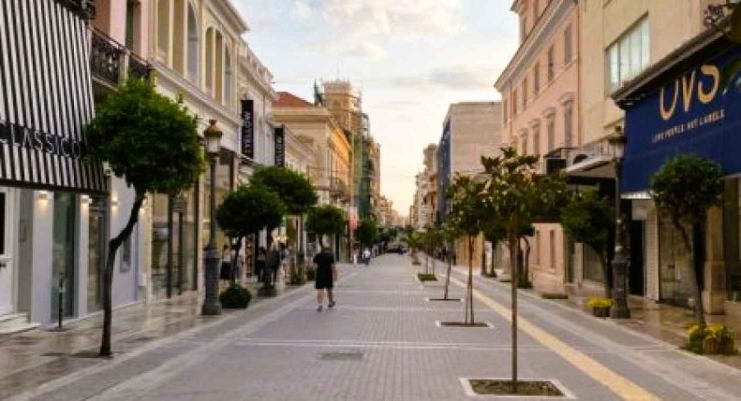 Πάτρα, έργα Πάτρα, οπτικές ίνες, Άνω Πόλη, Μαιζώνος, ανάπλαση Πάτρας, ταλαιπωρία πολιτών, κακός προγραμματισμός, ράβε ξήλωνε, Παναγιώτης Μελάς, τηλεπικοινωνίες, Patra, Patras, Patras news, optical fiber, fiber optics Patras, Maizonos street, Ano Poli Patras, urban redevelopment, infrastructure failure, Patra erga, optikes ines, Maizonos, Ano Poli, rave ksilone, redevelopment,