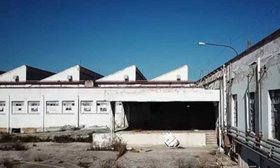 Πειραϊκή Πατραϊκή, Peiraiki Patraiki, Piraiki Patraiki, κλωστοϋφαντουργία, textile industry Greece, Πάτρα, Patra, Patras, βιομηχανική ιστορία, Greek industrial history, Μεγάλο Πεύκο, Megalo Pefko, Η κόρη μου η σοσιαλίστρια, I kori mou i sosialistria, Αλίκη Βουγιουκλάκη, Aliki Vougiouklaki, Δημήτρης Παπαμιχαήλ, Dimitris Papamichail, Λάμπρος Κωνσταντάρας, Lambros Konstantaras, Αλέκος Σακελλάριος, Alekos Sakellarios, ελληνικός κινηματογράφος, Greek cinema, Up Drones, εγκαταλελειμμένα εργοστάσια, abandoned factories Greece, βιομηχανικός κολοσσός, ντύνει στολίζει νοικοκυρεύει, ιστορικά κτίρια,